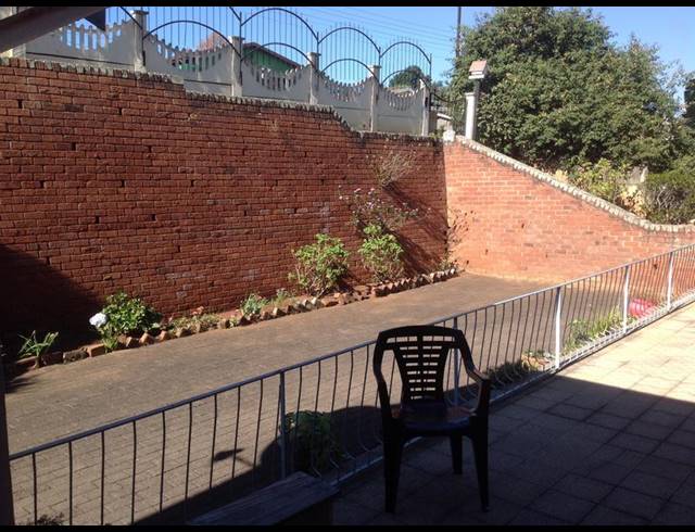 4 BEDROOM HOUSE FOR SALE IN WOODLANDS